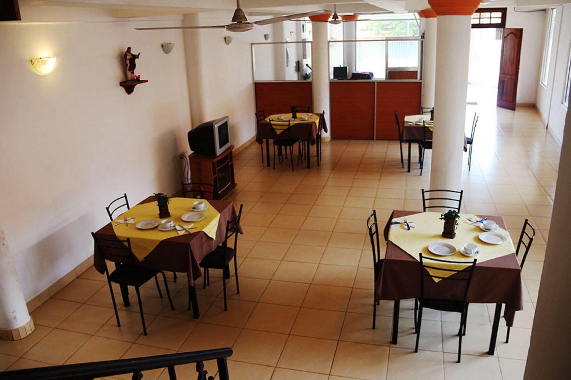 Hotel Red Rose Negombo Luaran gambar