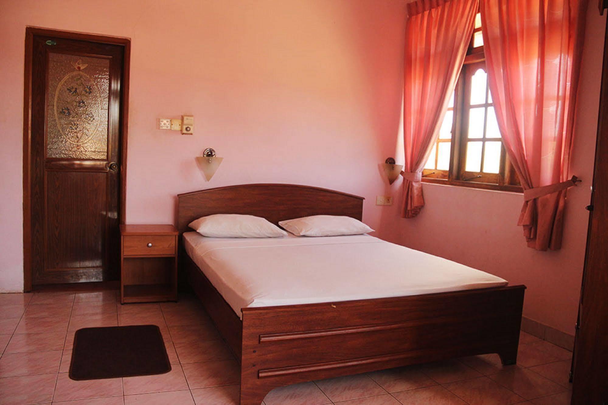 Hotel Red Rose Negombo Luaran gambar