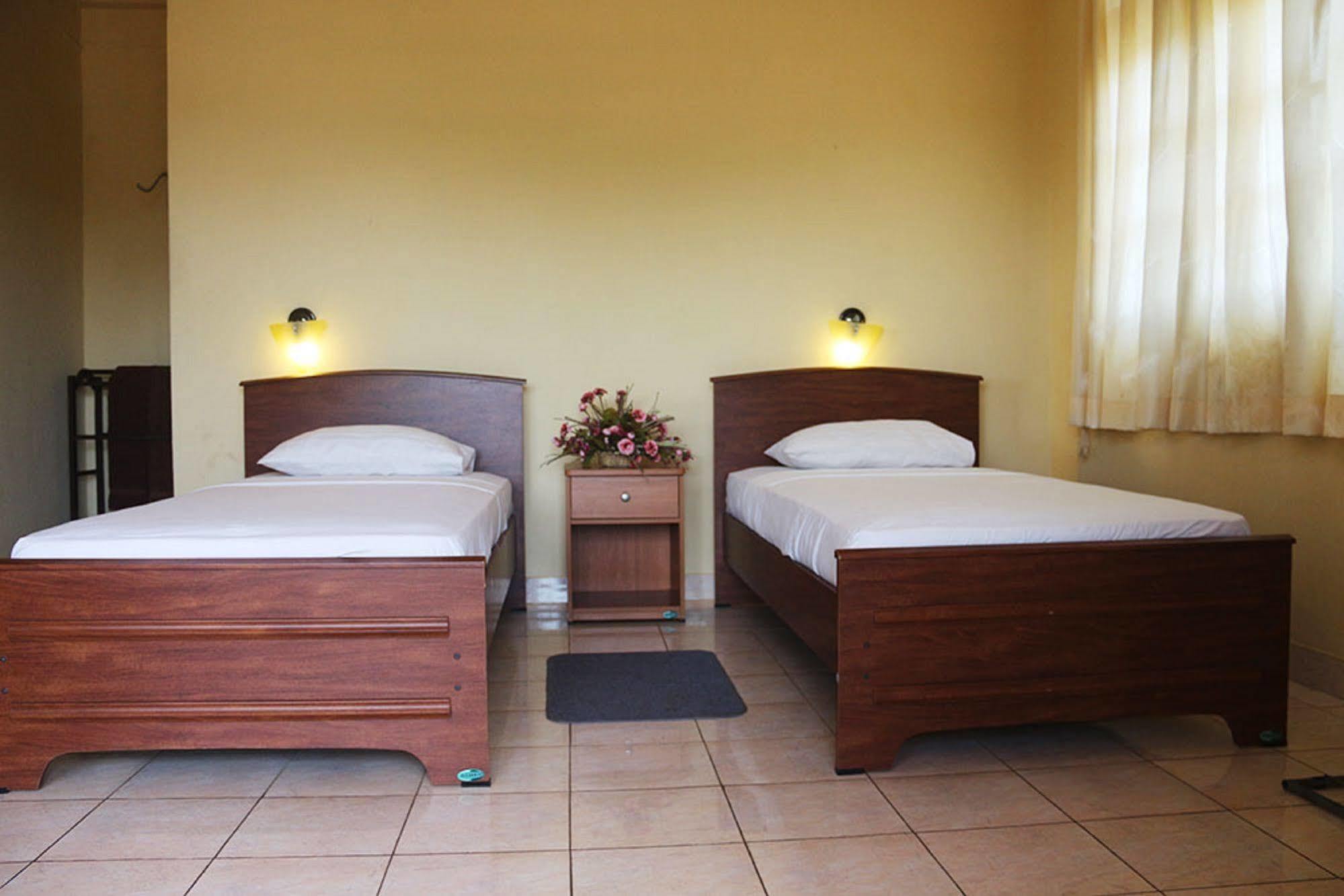 Hotel Red Rose Negombo Luaran gambar