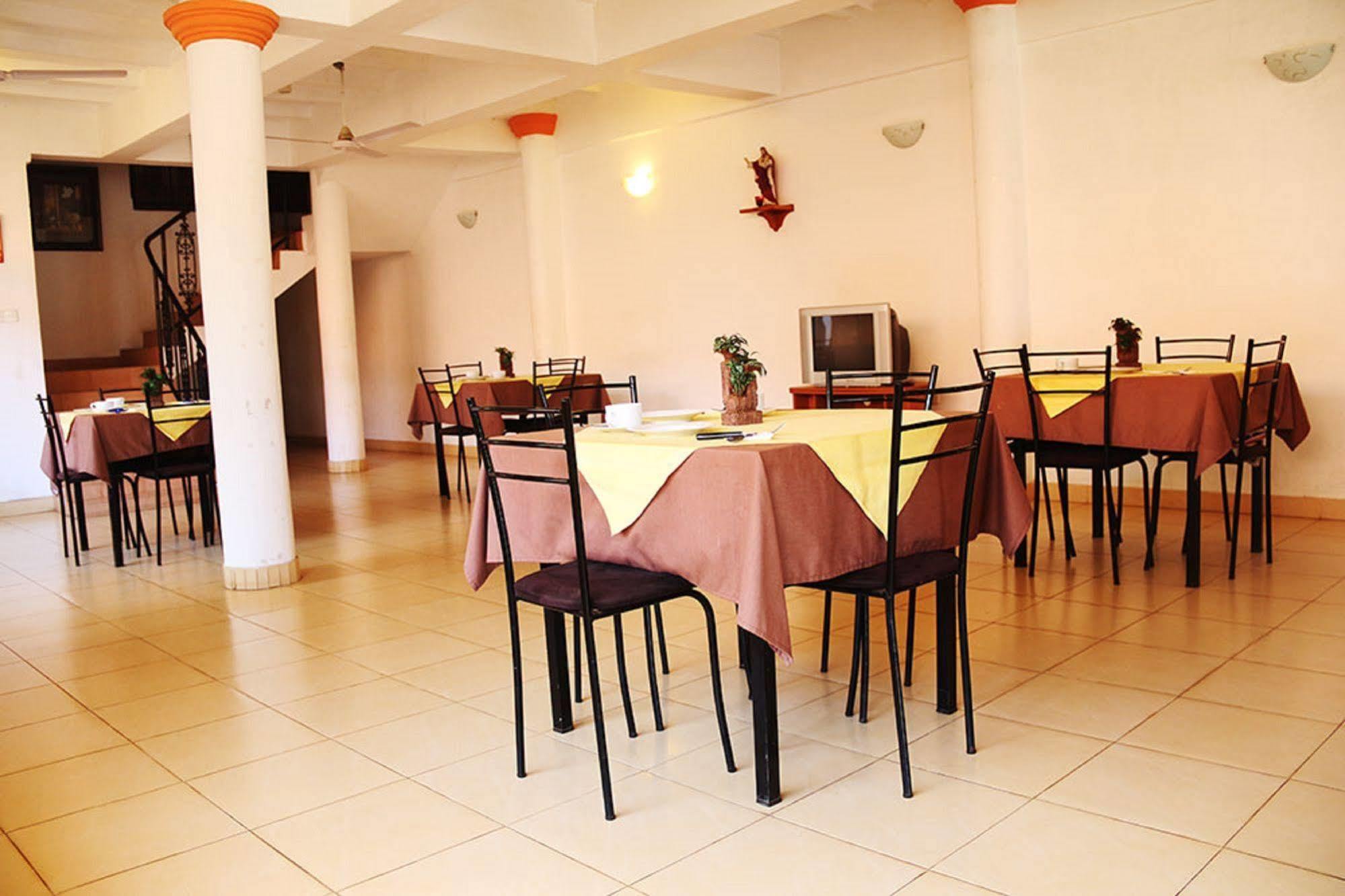 Hotel Red Rose Negombo Luaran gambar