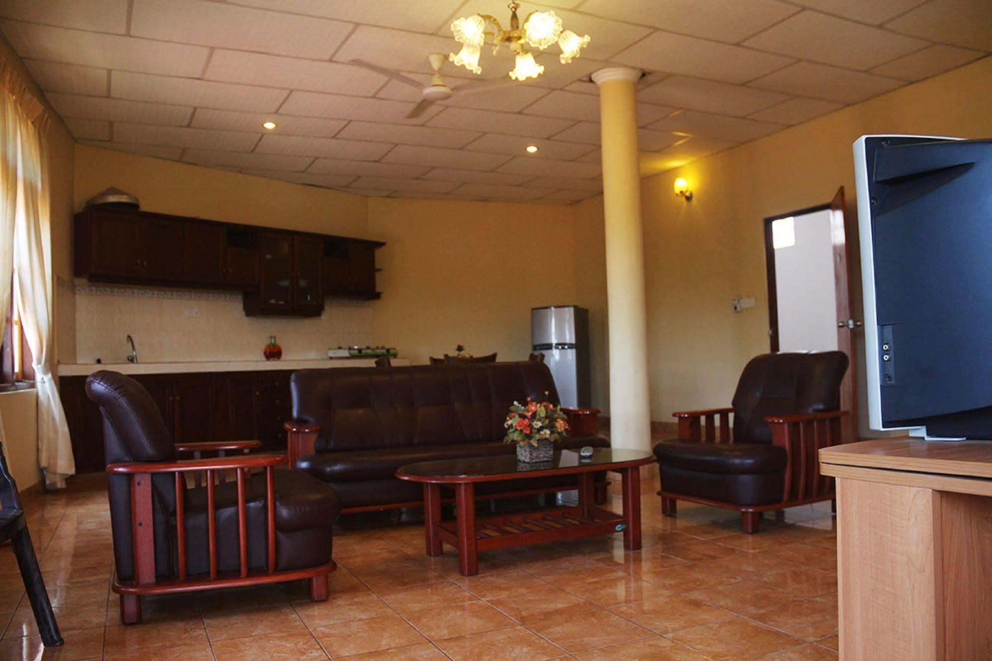 Hotel Red Rose Negombo Luaran gambar