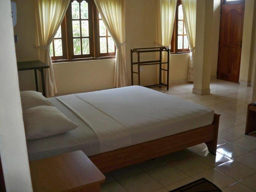 Hotel Red Rose Negombo Luaran gambar