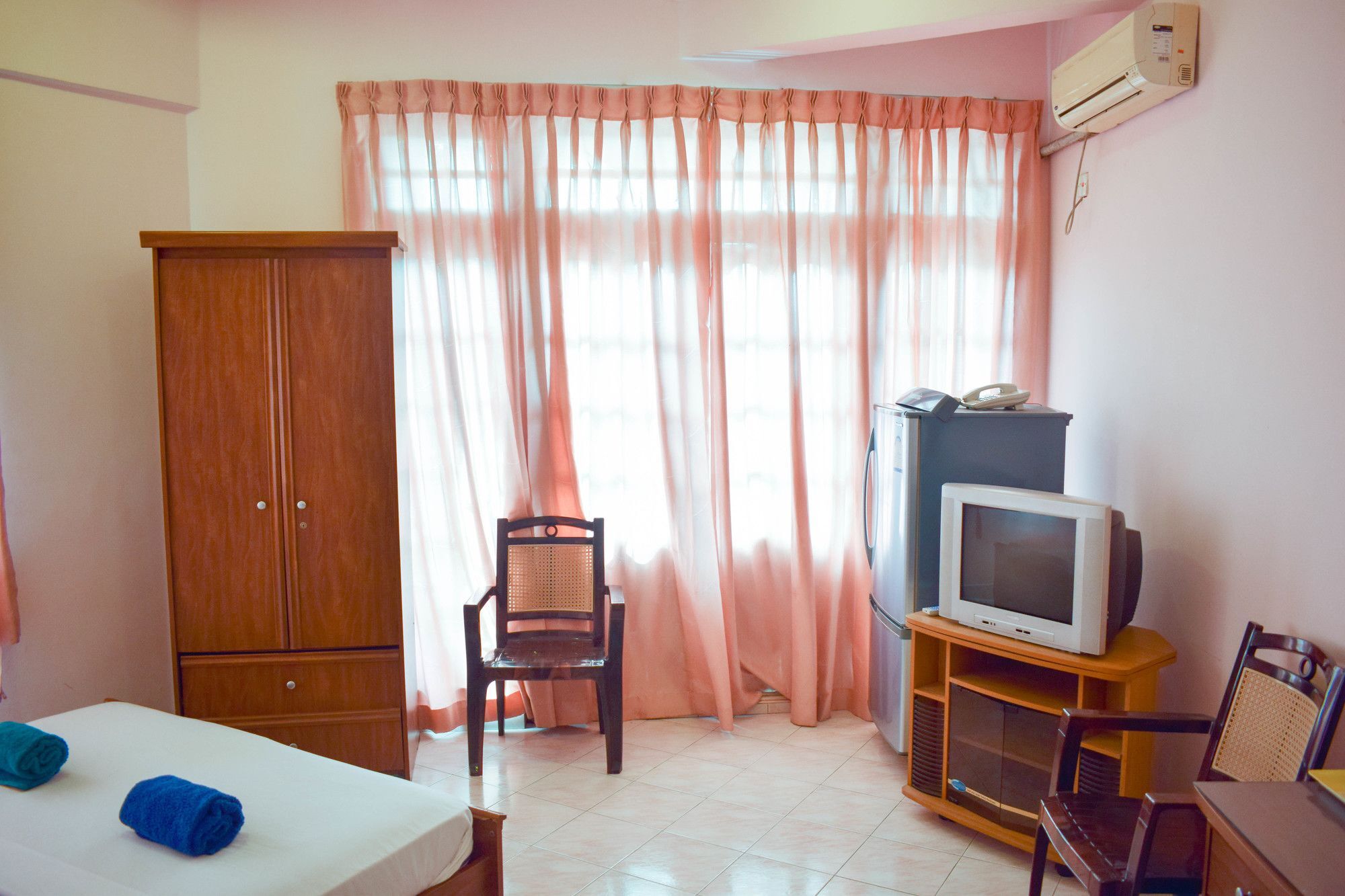 Hotel Red Rose Negombo Luaran gambar