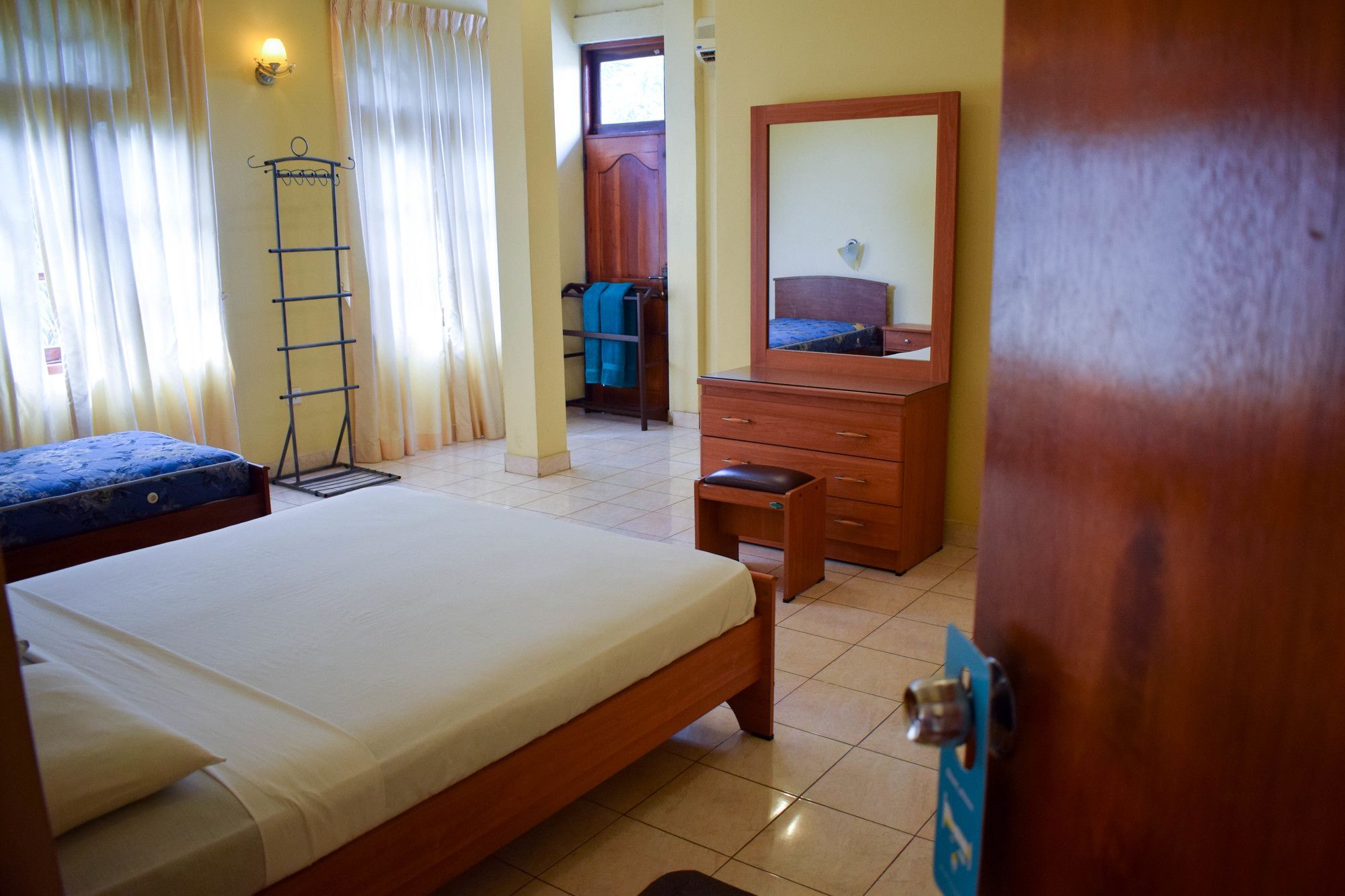 Hotel Red Rose Negombo Luaran gambar