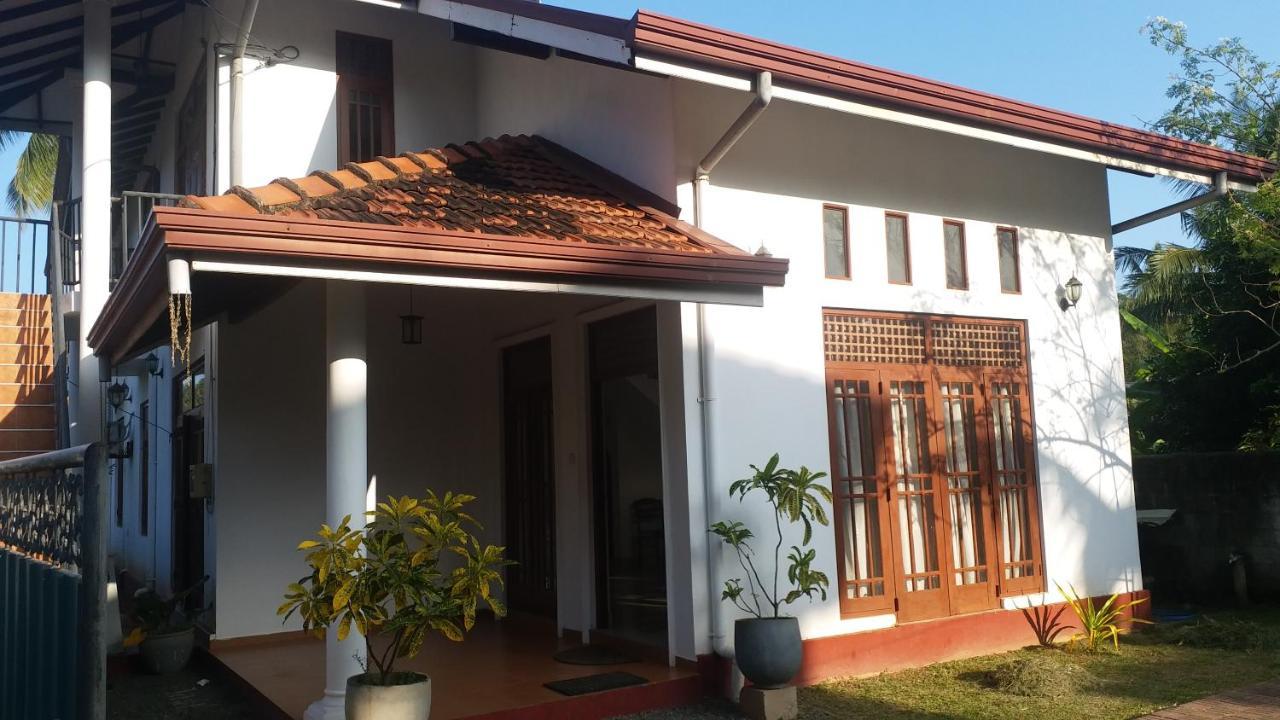 Hotel Red Rose Negombo Luaran gambar