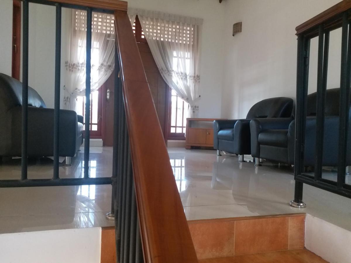 Hotel Red Rose Negombo Luaran gambar