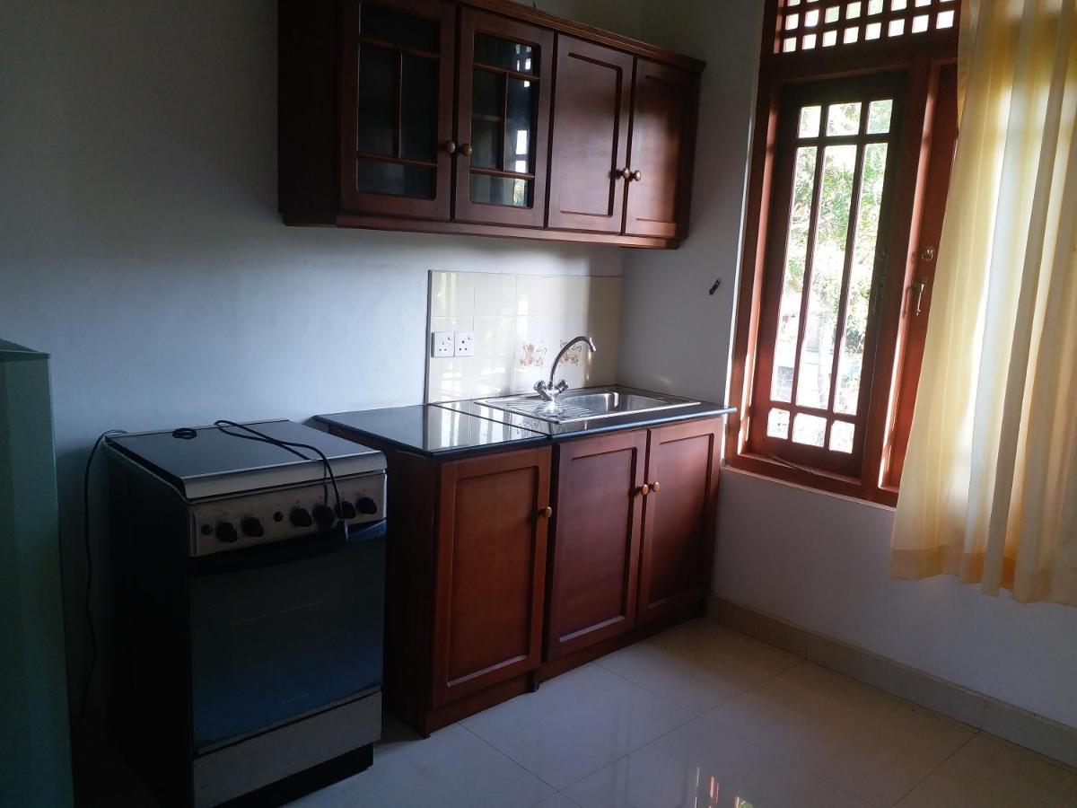 Hotel Red Rose Negombo Luaran gambar