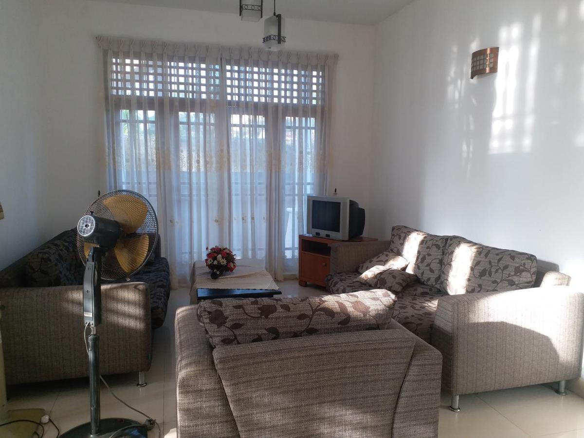 Hotel Red Rose Negombo Luaran gambar