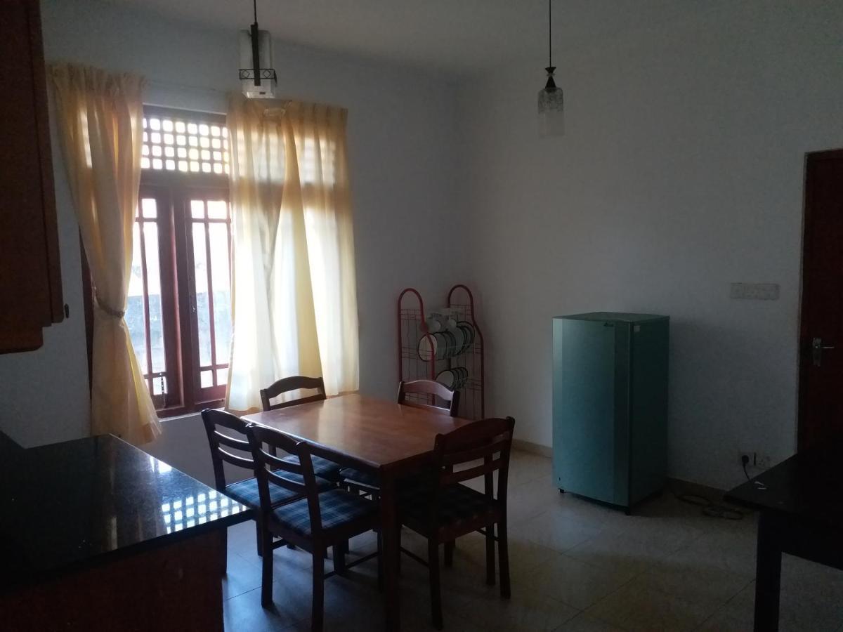 Hotel Red Rose Negombo Luaran gambar